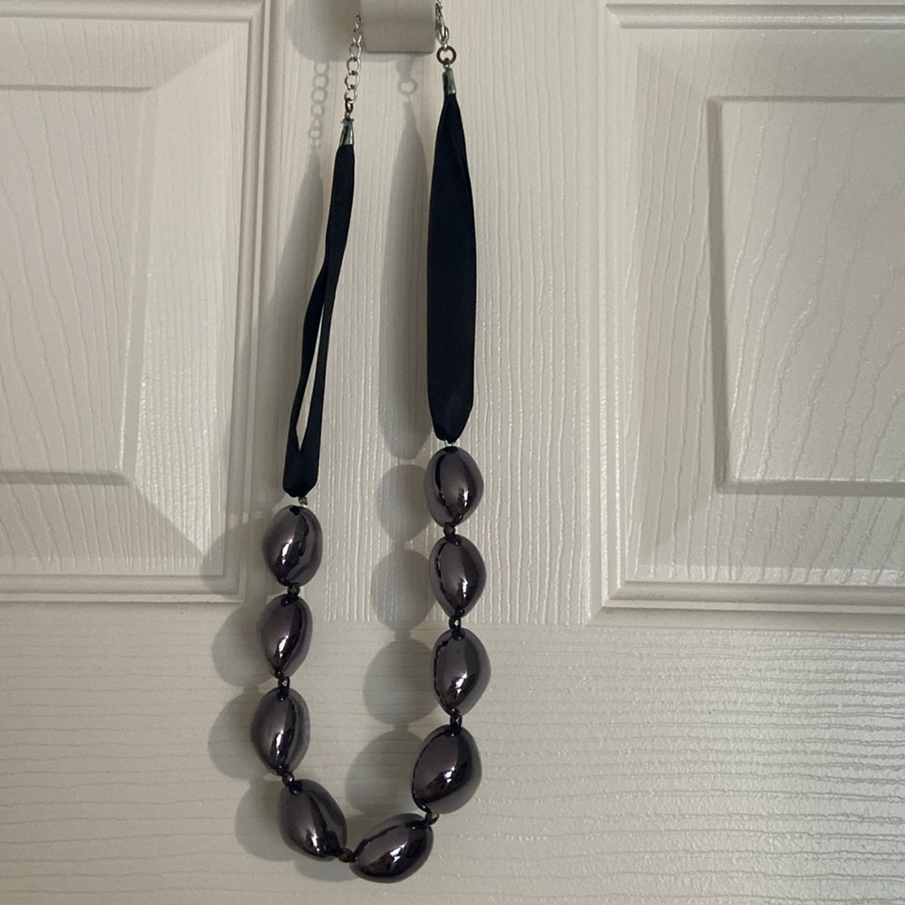 Necklace, earring and bracelet set